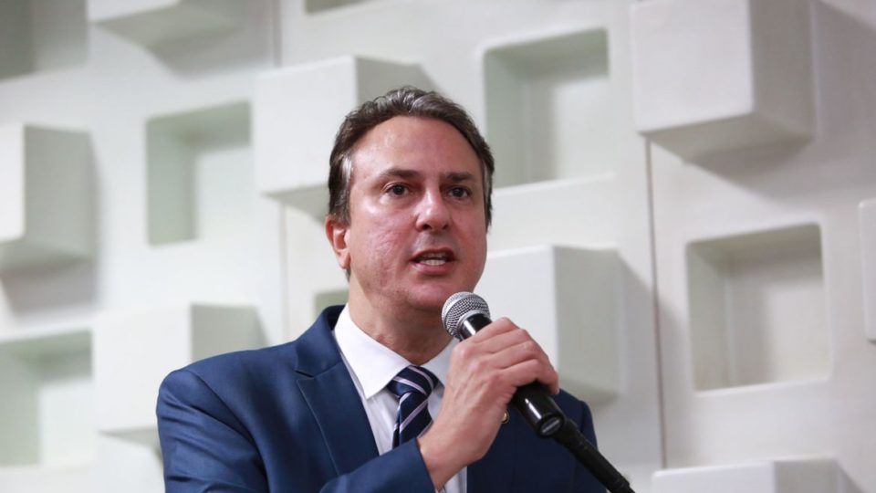 Ministro defende ensino integral em todas séries nas escolas públicas