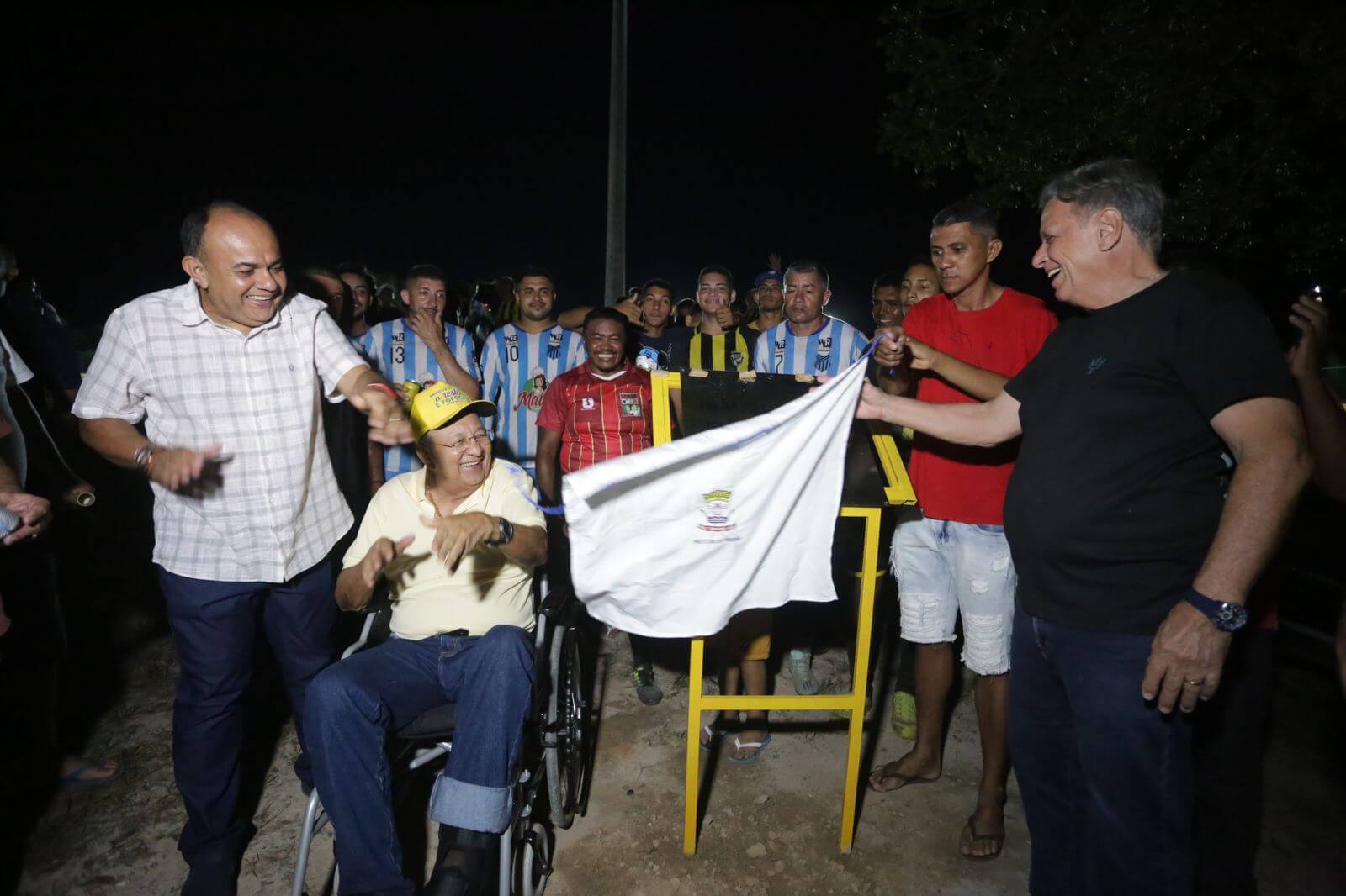 Comunidade Chapadinha Sul recebe novo campo de futebol