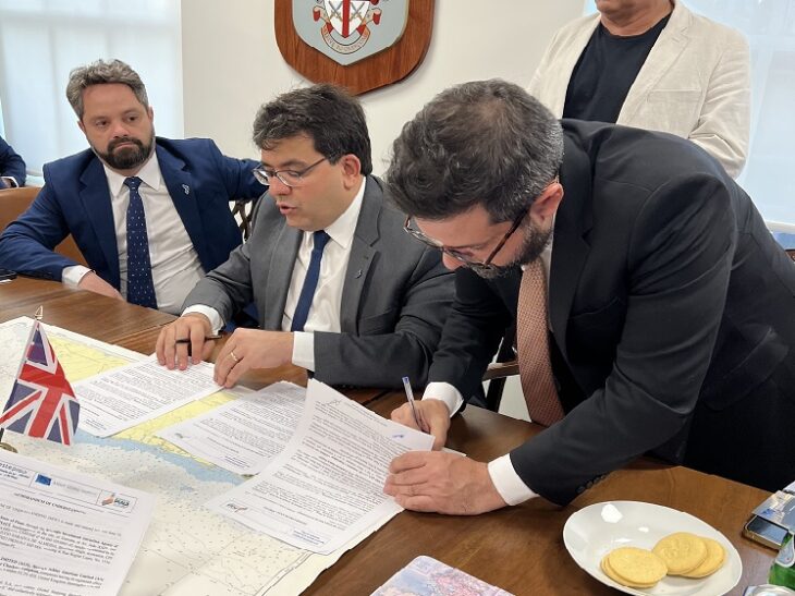 Rafael Fonteles assina memorandos para desenvolvimento do Porto de Luís Correia