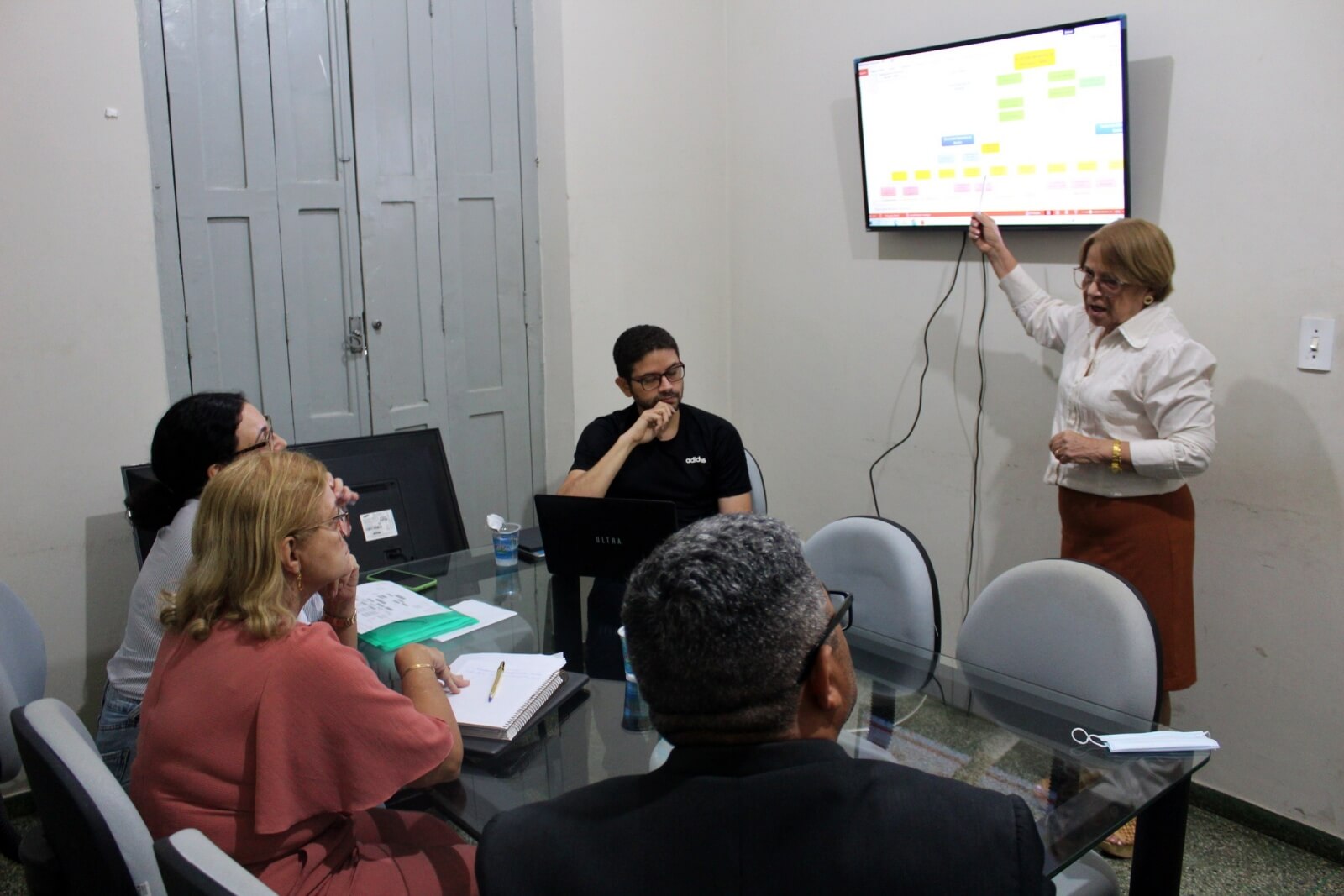 Semec discute melhorias em sua estrutura organizacional