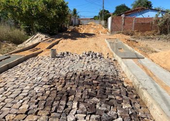 Vias públicas de Teresina recebem pavimentação em paralelepípedo