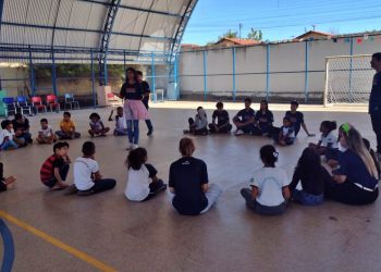 Alunos da E. M. Poeta Da Costa e Silva são orientados sobre saúde bucal