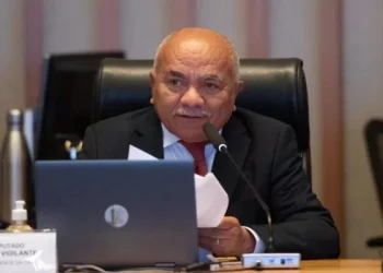 Bolsonaristas se contradizem, e presidente da CPI do DF aciona polícia