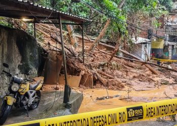 Chuva provoca deslizamentos e Rio permanece em estágio de mobilização