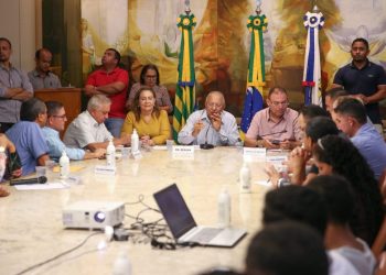 Moradores da zona Sudeste se reúnem com prefeito Dr. Pessoa