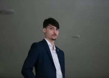 E-mails mostram que Jair Renan retirou presentes da Presidência