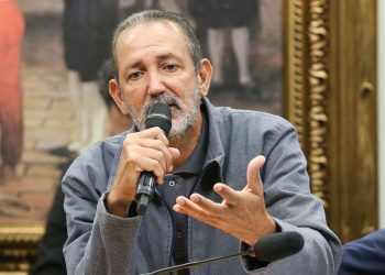 Rainha diz que governo ainda tem muito a fazer pela reforma agrária
