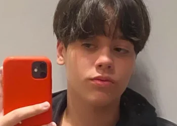Jovem morre eletrocutado após partida de futebol