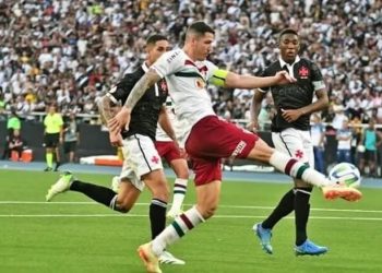 Fluminense volta a sofrer quatro gols em uma só partida após longo tempo