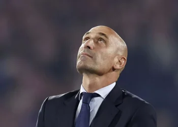 Luis Rubiales é intimado pela Justiça da Espanha por beijo em jogadora