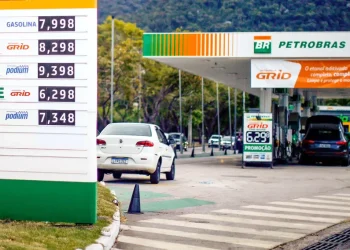 Gasolina atinge recorde de preço em setembro, impulsionando inflação