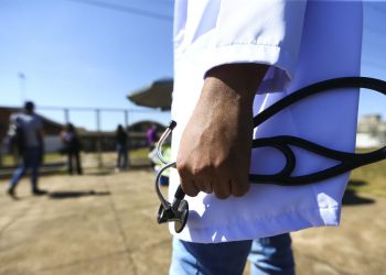 MEC lança portaria para matrículas em medicina por meio de judicialização