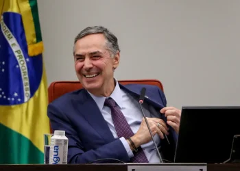 Presidente do STF é contrário à PEC que limita decisões de ministros