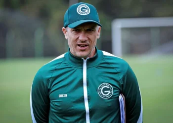 Goiás demite Armando Evangelista