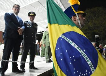 Polícia Militar do Piauí realiza solenidade alusiva ao Dia da Bandeira