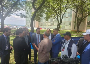 Servidores da Receita ameaçam grevar