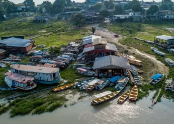 Rio Negro registra volume 13,20 em meio à grave seca