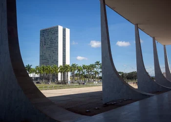 Congresso derruba vetos de Lula à medidas de controle financeiro