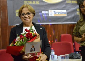 Secretária executiva de Gestão da Semec é homenageada