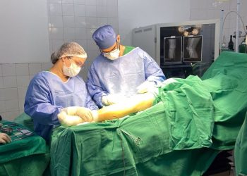 Hospital Regional de Barras realiza cirurgia ortopédica inédita de platô tibial