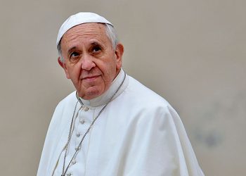 Papa Francisco faz apelo por paz no Natal