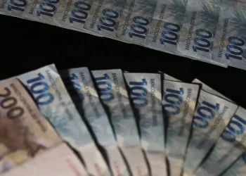 Sancionada com veto lei que institui taxação de offshores e super-ricos