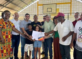 Interpi entrega título coletivo para 135 famílias de Colônia do Piauí