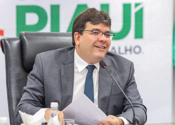 Governador anuncia reajuste salarial para professores da rede estadual