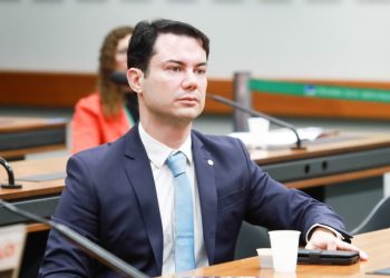 Câmara aprova atendimento prioritário de crianças e adolescentes em psicologia do SUS