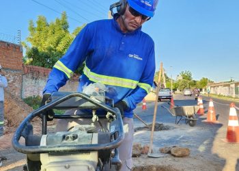 Obras de coleta de esgoto avançam na Avenida Centenário no bairro Aeroporto