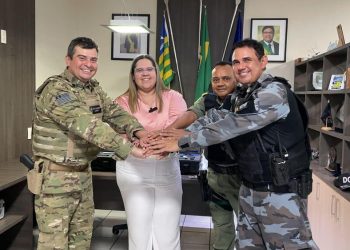 Detran-PI entrega à PM 15 etilômetros e 15 mil testes de bafômetro para o carnaval