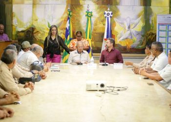 Dr. Pessoa recebe agentes de endemias e discute reajuste na produtividade