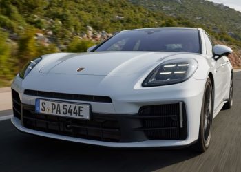 Porsche apresenta duas novas versões E-Hybrid do Panamera