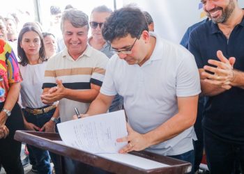 Governador Rafael inaugura e acompanha obras em Curralinhos e Monsenhor Gil