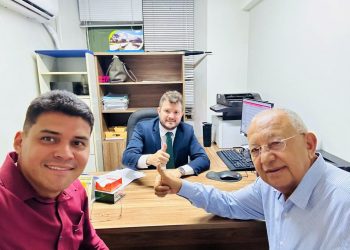 Dr. Pessoa concede reajuste acima do piso aos professores municipais de Teresina