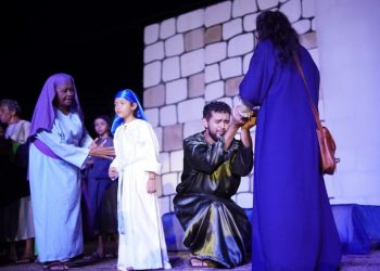Tradicional Peça “Paixão de Cristo” Encanta Público no Bairro Monte Castelo