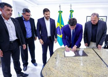 Governo do Piauí irá investir em fomento à pesquisa científica no ensino médio