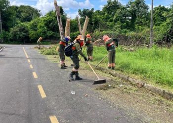 Operação de limpeza mobiliza 500 trabalhadores na zona Sudeste de Teresina