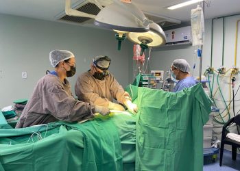 HGV realiza cirurgia rara de retirada de tumor no coração