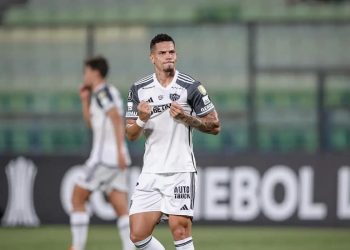 Com dois de Paulinho, Atlético-MG goleia Caracas na Libertadores