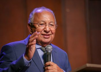 Dr. Pessoa sanciona lei que reajusta em 5% vencimento dos professores