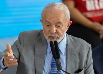 Lula embarca para a Colômbia na terça-feira (16)