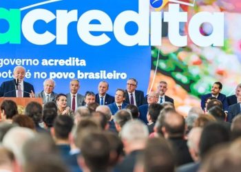 Pé-de-Meia terá 1,2 milhão de estudantes a mais, anuncia Lula