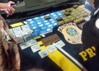 PRF e PM do Distrito Federal apreendem 3 mil munições de arma de fogo e R$ 22 mil