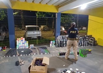 PRF apreende carga de cigarros eletrônicos e celulares na Régis Bittencourt