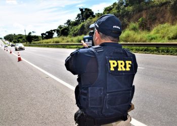 Radar portátil da PRF registra mais de 1.200 flagrantes de excesso de velocidade