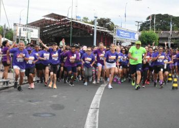 Corrida de rua reúne 3 mil pessoas contra o feminicídio em Teresina