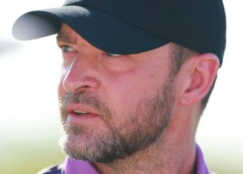 Coincidência bizarra marca prisão de Justin Timberlake; cantor dirigia embriagado