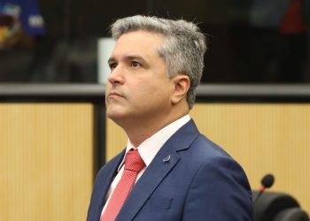 Dr. Vinícius assume liderança do Governo do Piauí na Assembleia