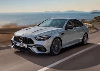 Mercedes-AMG C 63 S E Performance traz a tecnologia híbrida da F1 direto para as ruas